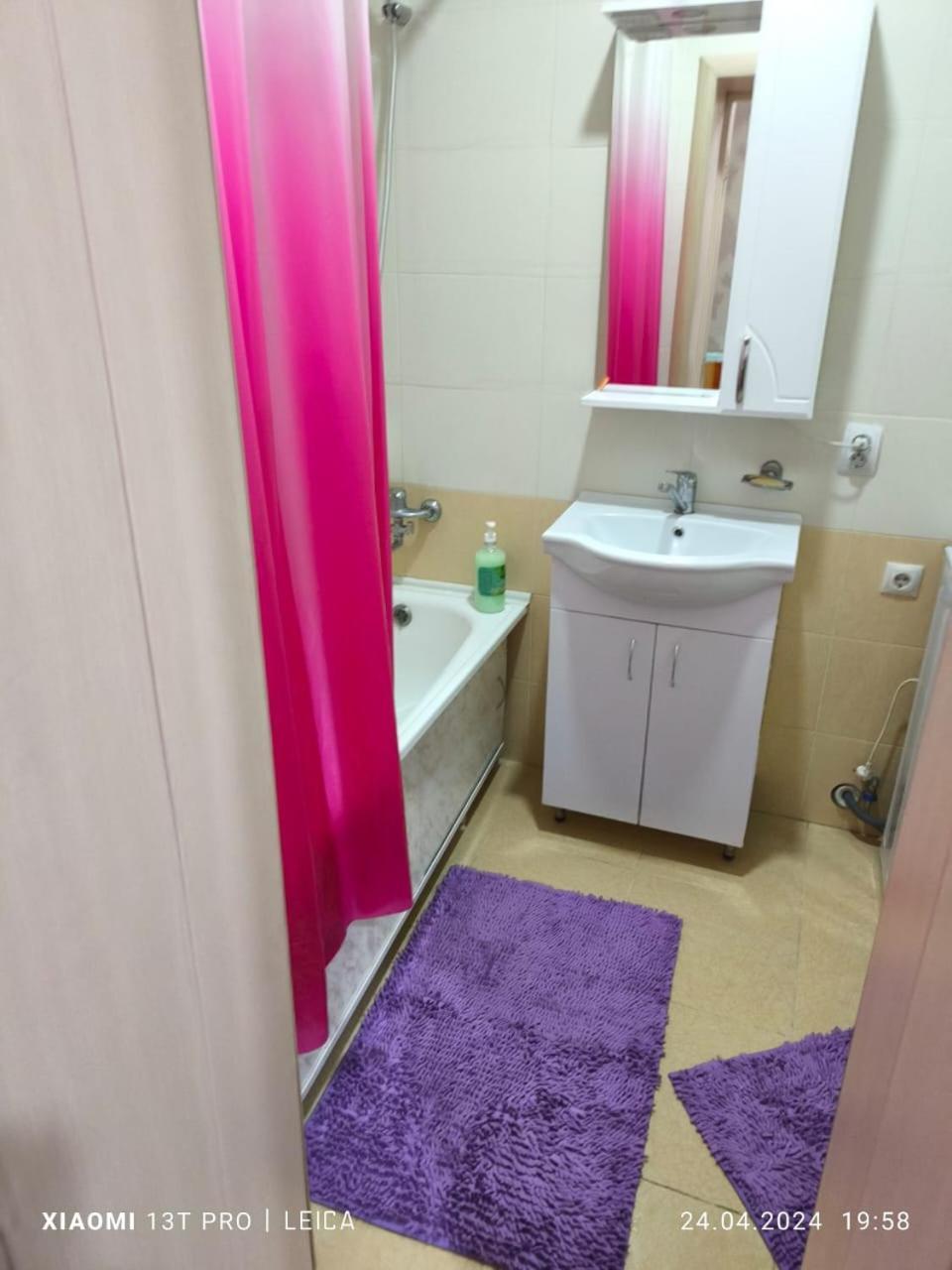 Уютная Квартира Комфорт Класса76 Astana Buitenkant foto