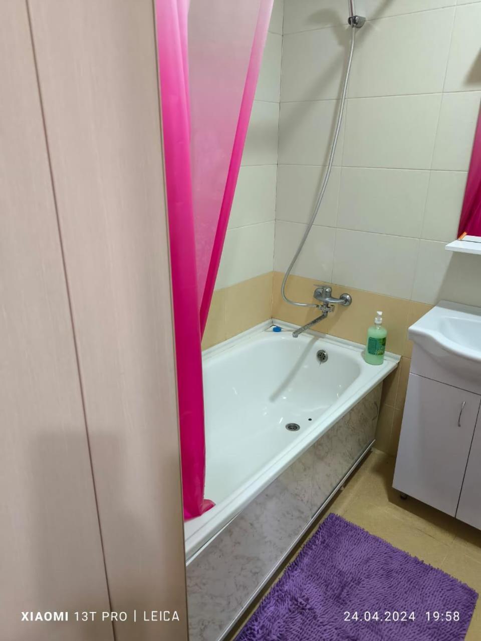 Уютная Квартира Комфорт Класса76 Astana Buitenkant foto